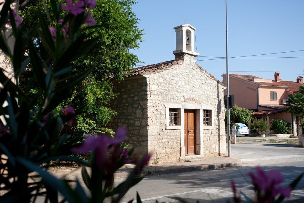 Gracia Apartments Funtana Exterior photo